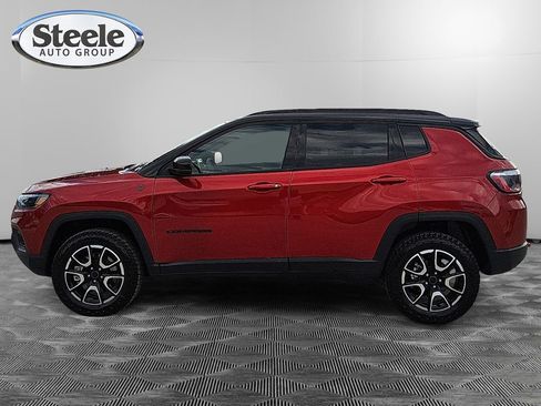 Used 2026 Jeep Compass Trailhawk AWD/4WD image 2