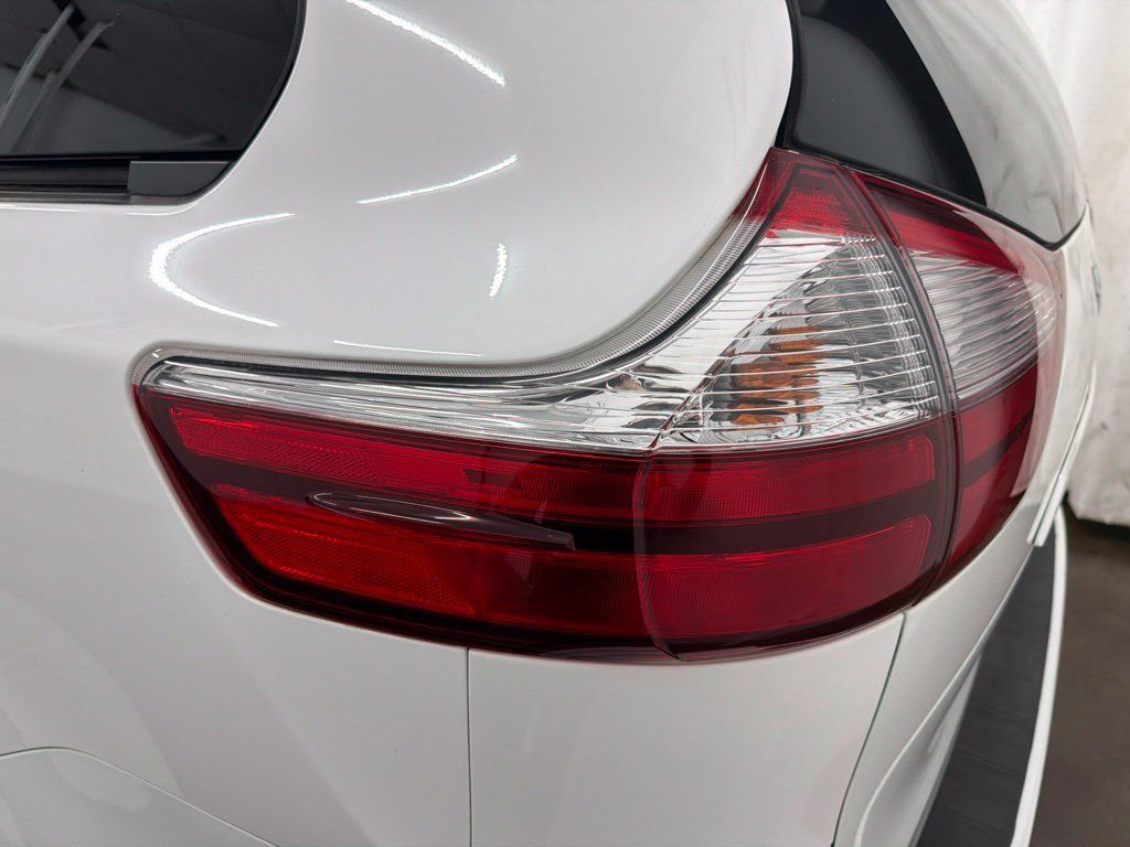 Used 2019 Toyota Sienna LE FWD image 12