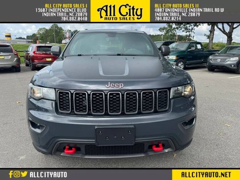 Used 2018 Jeep Grand Cherokee Trailhawk AWD/4WD image 2