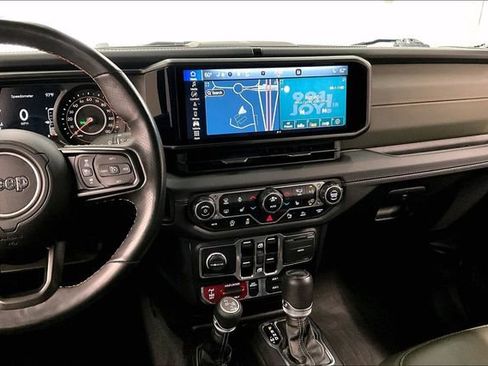 Used 2024 Jeep Gladiator Mojave AWD/4WD image 7