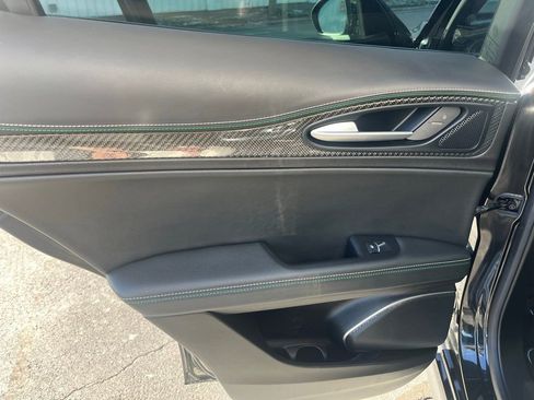 Used 2020 Alfa Romeo Stelvio Quadrifoglio image 5