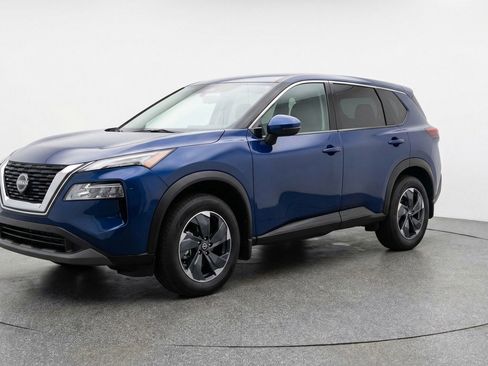 Used 2025 Nissan Rogue SV AWD/4WD image 3