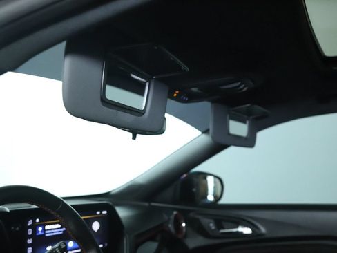 Used 2025 Chevrolet Trax RS w/ Sunroof Package FWD image 19