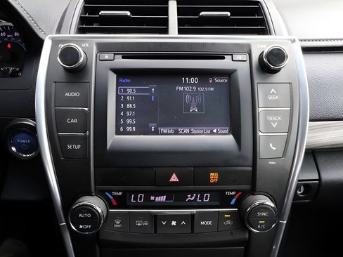 Used 2015 Toyota Camry LE FWD image 34