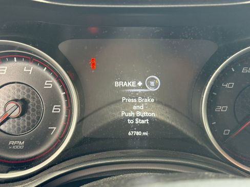 Used 2023 Dodge Charger SXT RWD image 9