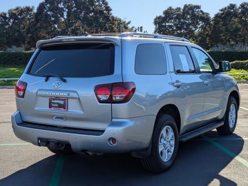 Used 2019 Toyota Sequoia SR5 image 5