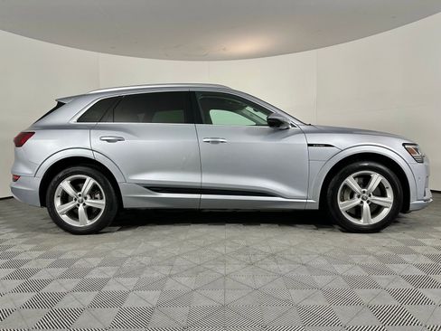 Used 2019 Audi e-tron Premium Plus image 33