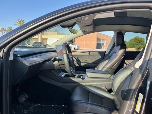 Used 2024 Tesla Model Y Long Range AWD/4WD image 9