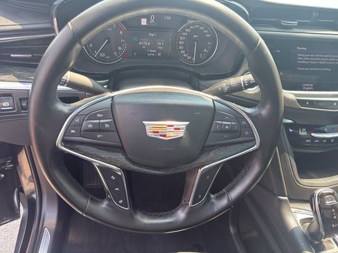 Used 2021 Cadillac XT5 Premium Luxury AWD/4WD image 17