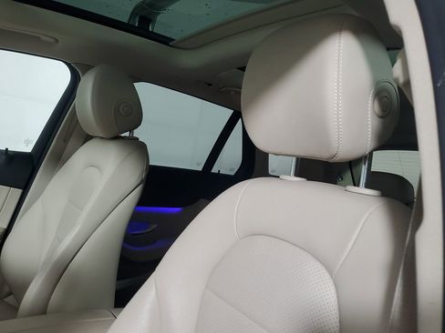 Used 2022 Mercedes-Benz GLC 300 4MATIC image 23