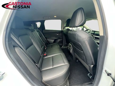 Used 2025 Nissan Murano SV FWD image 36