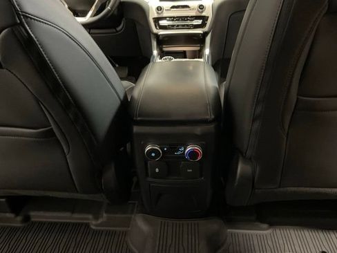 Used 2022 Ford Explorer XLT w/ Equipment Group 202A AWD/4WD image 32