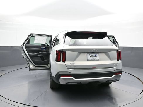 New 2026 Kia Sorento S FWD image 48