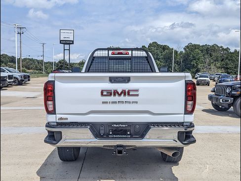 Used 2024 GMC Sierra 3500 Pro AWD/4WD image 8