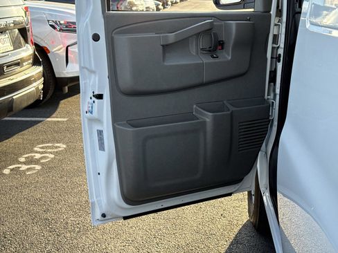 Used 2024 GMC Savana 2500 w/ Driver Convenience Package image 18