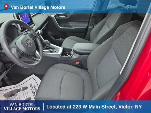 Used 2025 Toyota RAV4 XLE w/ Weather Package image 9