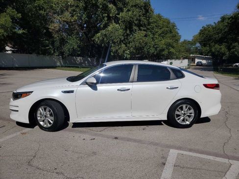 Used 2018 Kia Optima LX w/ Convenience Package FWD image 3