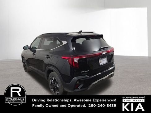 Certified 2025 Kia Seltos EX image 10