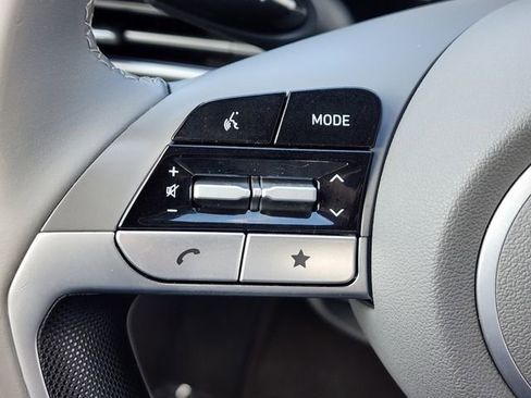 Used 2025 Hyundai Elantra SEL image 29