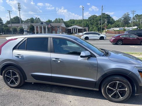 Used 2026 Kia Niro LX FWD image 18