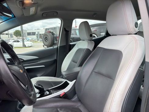 Used 2017 Chevrolet Bolt Premier w/ Driver Confidence II Package image 9