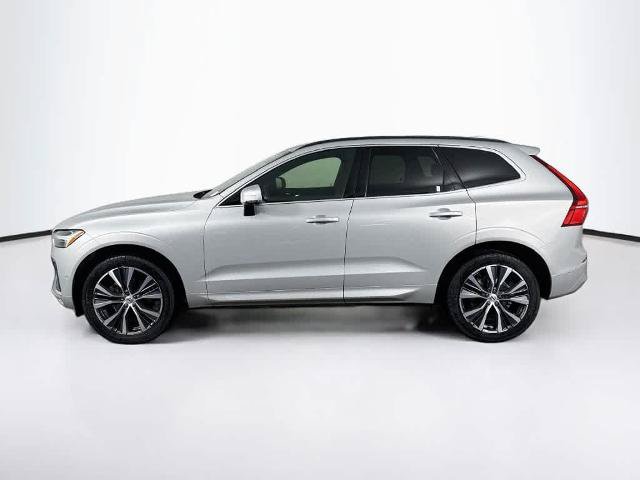 Used 2022 Volvo XC60 B5 Momentum w/ Advanced Package FWD image 3