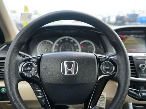 Used 2017 Honda Accord LX image 18
