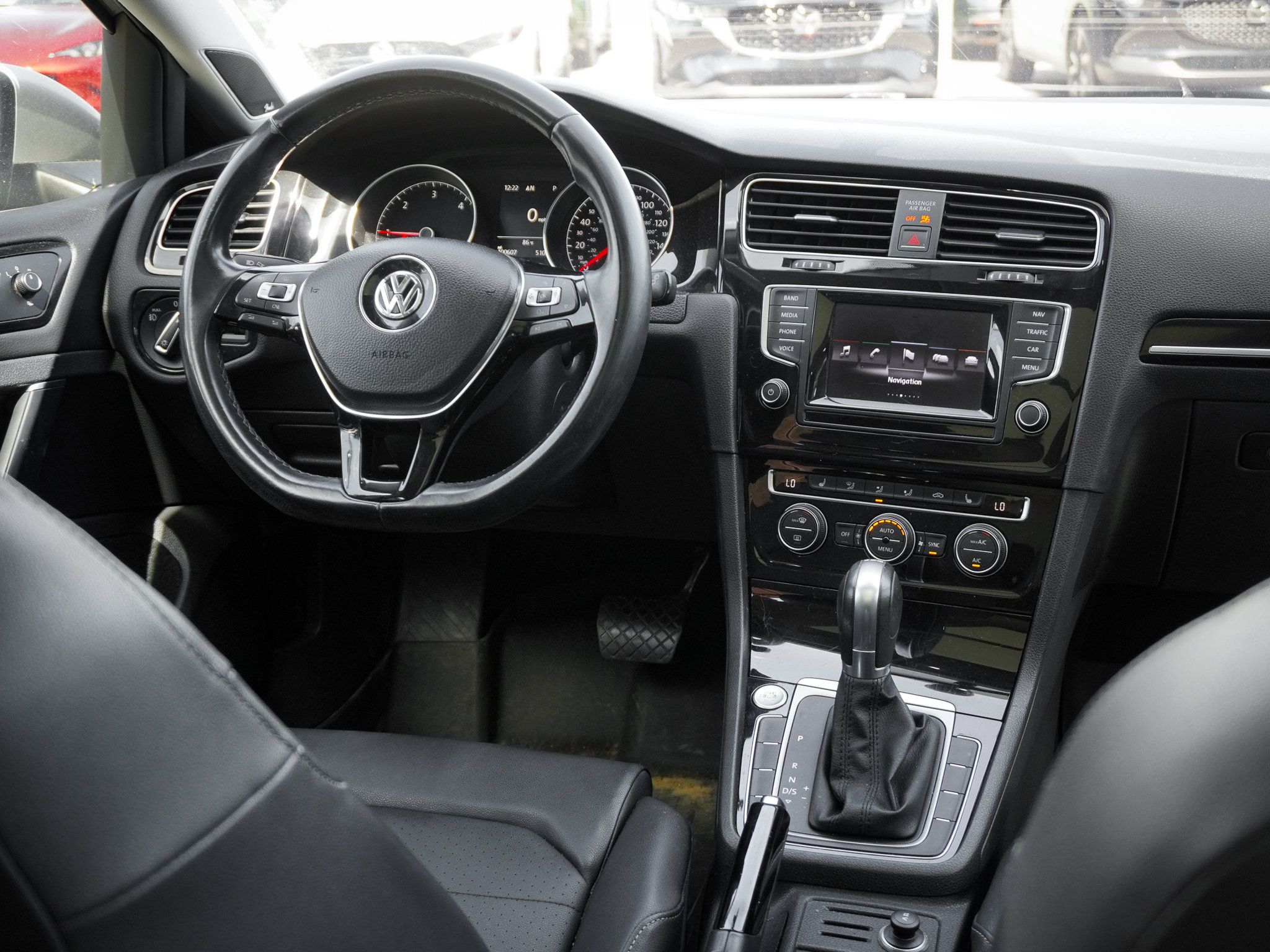 Used 2015 Volkswagen Golf TDI SEL w/ Lighting Package (SEL) FWD image 28