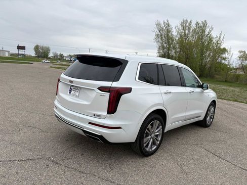 Used 2024 Cadillac XT6 Premium Luxury w/ Technology Package AWD/4WD image 3