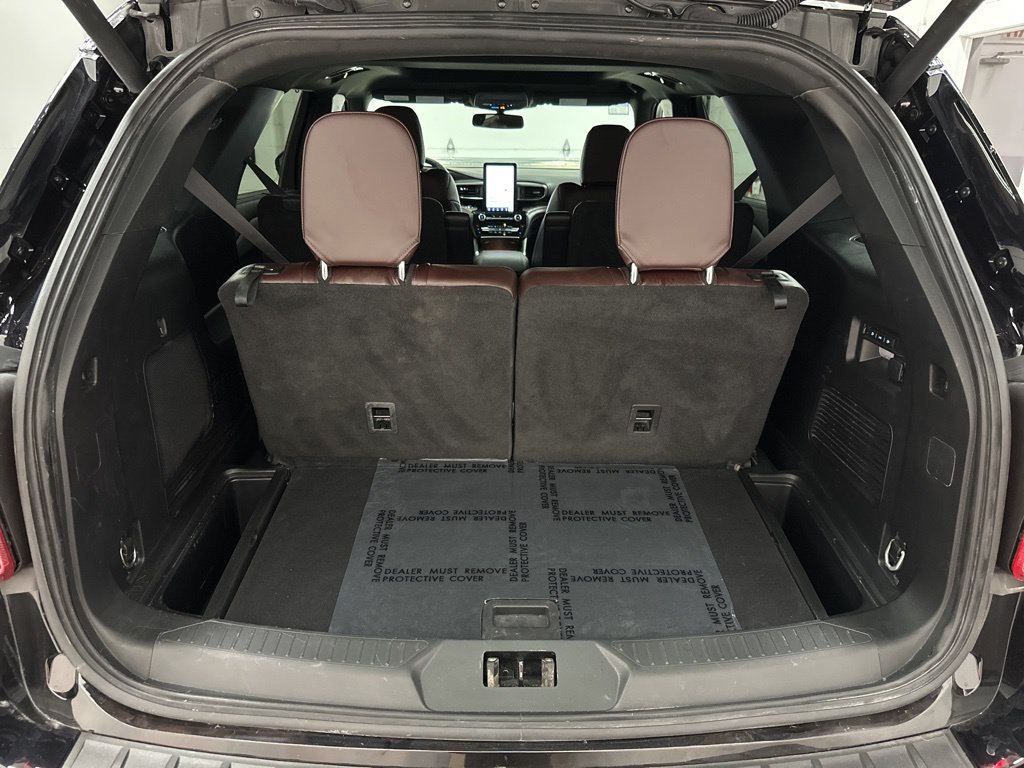 Used 2024 Ford Explorer Platinum w/ Technology Package AWD/4WD image 40