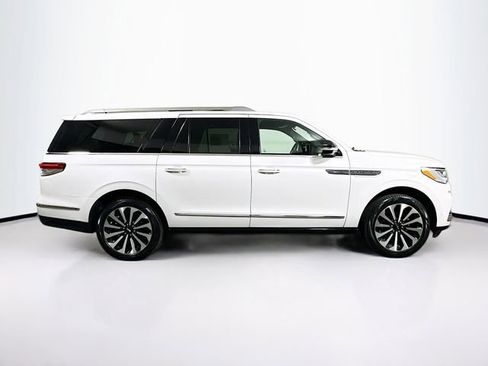 Certified 2023 Lincoln Navigator L Reserve AWD/4WD image 11