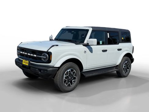 New 2026 Ford Bronco Outer Banks AWD/4WD image 1
