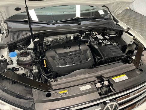 Used 2023 Volkswagen Tiguan SEL R-Line image 29