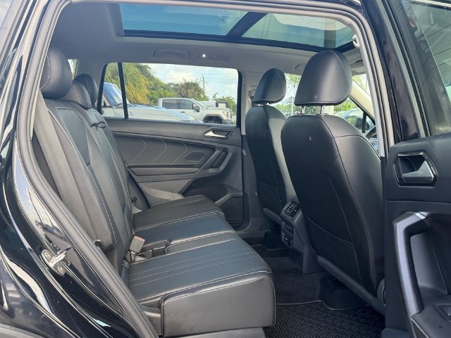 Used 2022 Volkswagen Tiguan SE AWD/4WD image 18