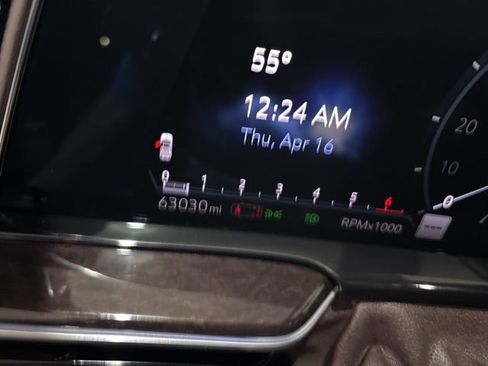 Used 2022 Cadillac Escalade ESV Premium Luxury Platinum image 26