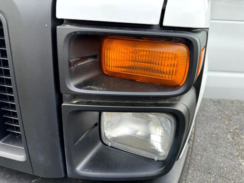 Used 2009 Ford E-250 and Econoline 250 Extended image 19