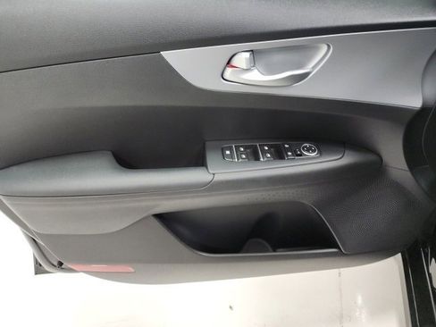 Used 2023 Kia Forte LXS image 19