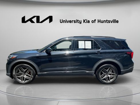 Used 2025 Ford Explorer ST-Line w/ ST-Line Street Pack AWD/4WD image 5