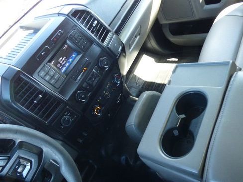 Used 2020 Ford F150 XL w/ Trailer Tow Package RWD image 24