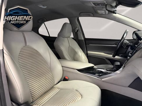 Used 2019 Toyota Camry SE FWD image 20