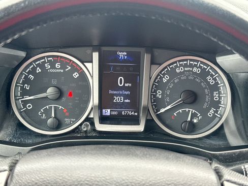 Used 2022 Toyota Tacoma SR5 RWD image 17