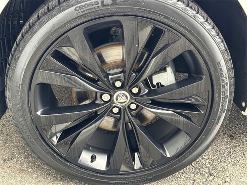 Used 2025 Jaguar F-PACE R-Dynamic S image 11