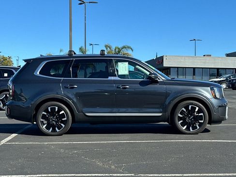 Certified 2024 Kia Telluride SX Prestige w/ Towing Package image 4