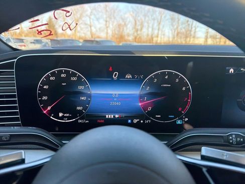 Used 2025 Mercedes-Benz GLE 350 4MATIC image 29