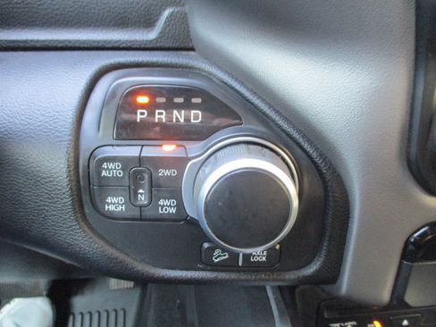 Used 2019 RAM 1500 Big Horn AWD/4WD image 16