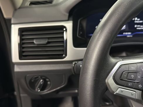 Used 2022 Volkswagen Atlas SE image 18
