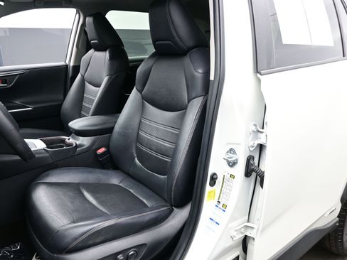 Used 2021 Toyota RAV4 Limited image 12