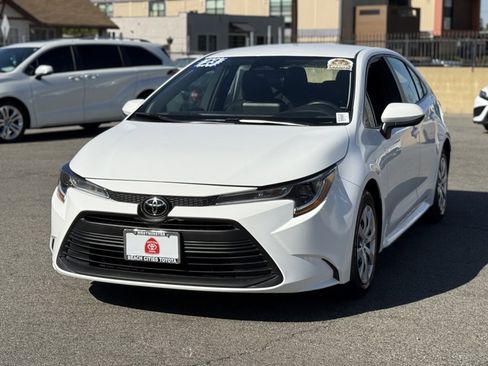 Used 2023 Toyota Corolla LE image 5
