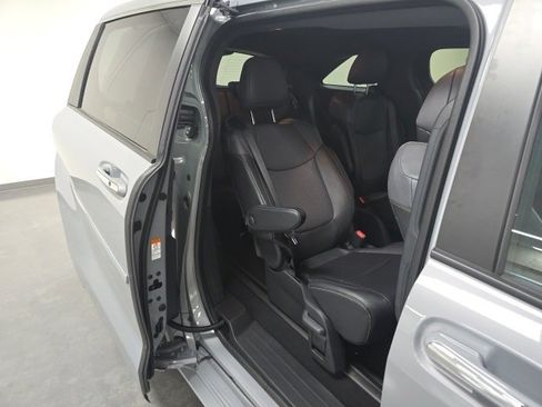 Certified 2023 Toyota Sienna XLE Woodland Edition image 10