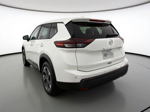 Used 2025 Nissan Rogue SV FWD image 6